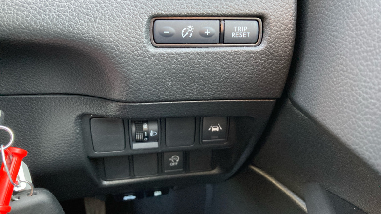 Nissan Qashqai 1.3 DiG-T Acenta Premium 5dr Petrol Hatchback